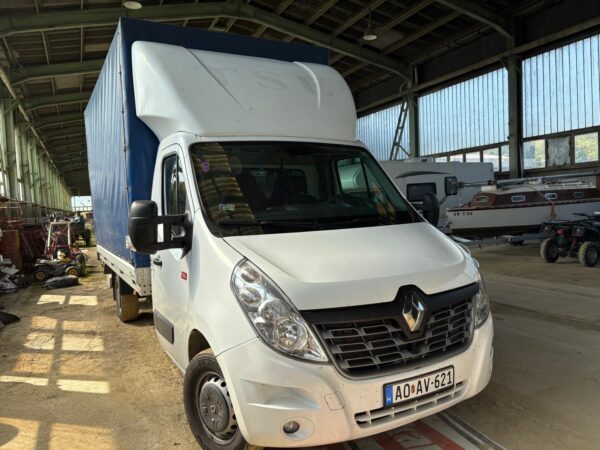 Renault Master emelőhátfalas kisteherautó elölről