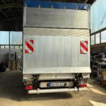 Renault Master emelőhátfalas kisteherautó hátulról